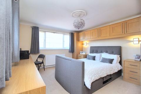 12 Catherine Close, West End, Southampton, SO30 3GS