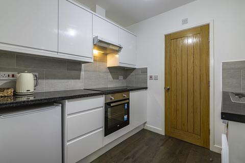 Studio to rent, St. James's Street, City Centre, Nottingham