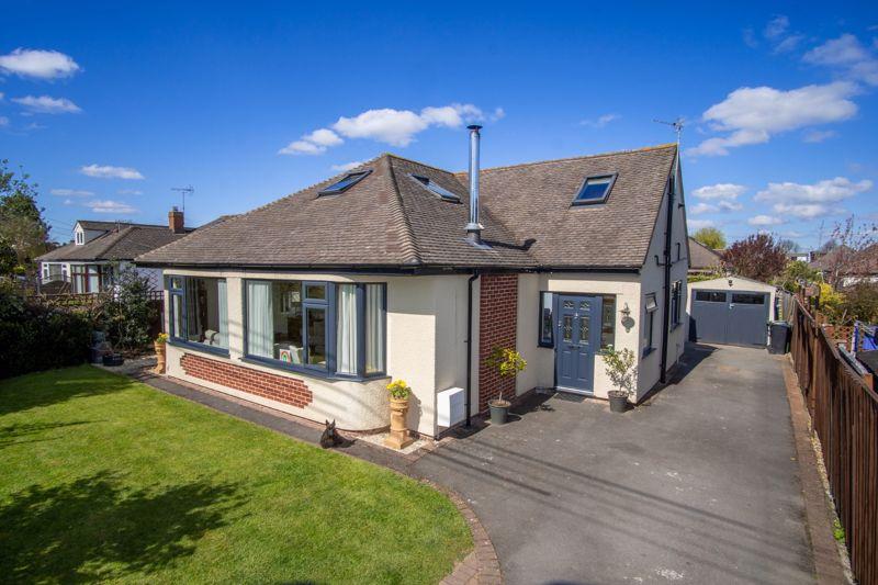 School Road, Frampton Cotterell, Bristol 3 bed detached bungalow £