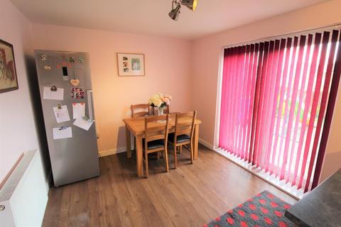 8 Haw Royd, Barnsley, S70 4PY