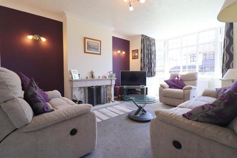 9 Greenways, Luton, LU2 8BL
