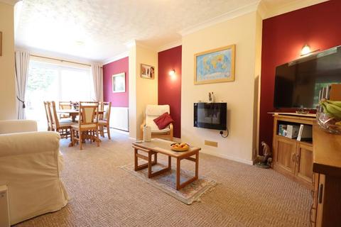9 Greenways, Luton, LU2 8BL
