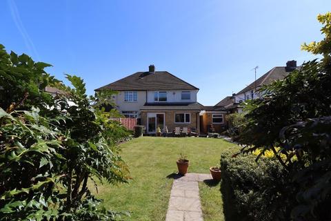 9 Greenways, Luton, LU2 8BL