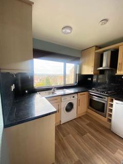 2 bedroom flat to rent, George Avenue, Huddersfield