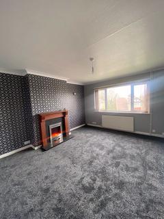 2 bedroom flat to rent, George Avenue, Huddersfield