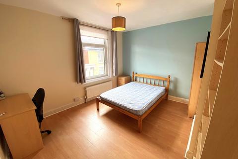 3 bedroom terraced house to rent, Lincoln Road