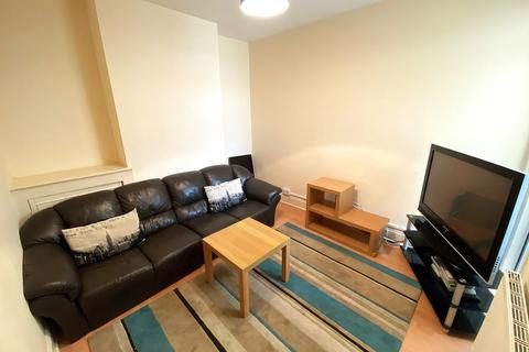 3 bedroom terraced house to rent, Lincoln Road