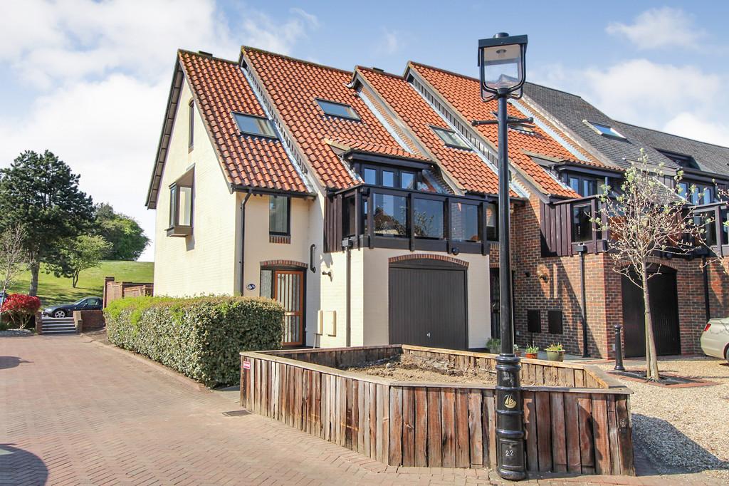 White Heather Court, Hythe Marina Village 3 bed end of terrace house