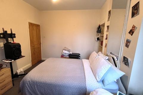 3 bedroom apartment to rent, 106 Howard Road Walthamstow