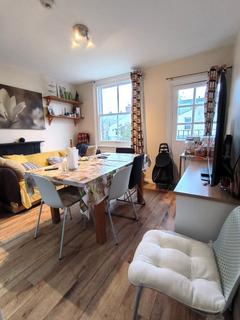 3 bedroom apartment to rent, Howard Road Walthamstow