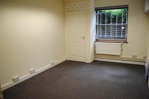 Property to rent - Station Road, Harold Wood