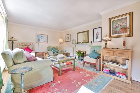 22 Birch Way, Chesham, HP5 3JL