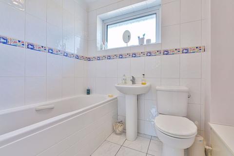 22 Birch Way, Chesham, HP5 3JL
