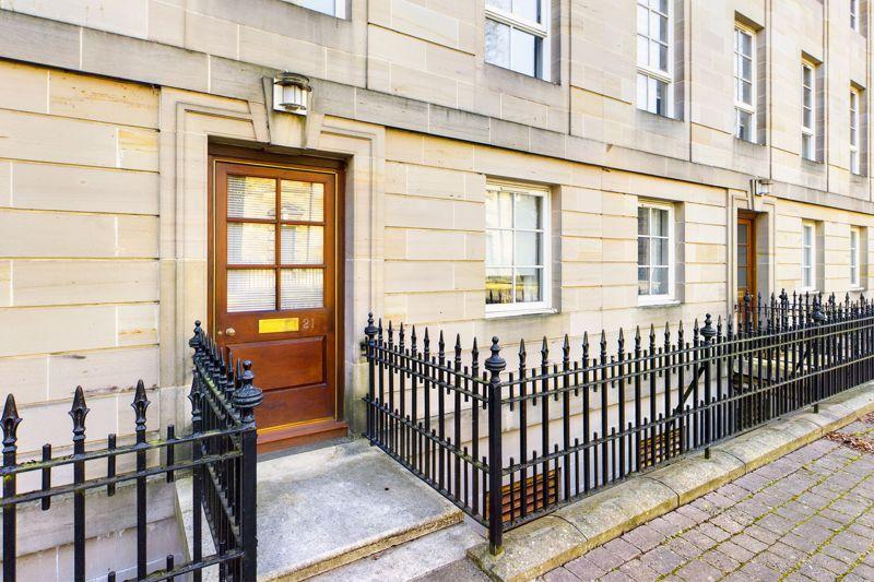 St. Andrews Square, Glasgow 1 bed ground floor flat £134,995