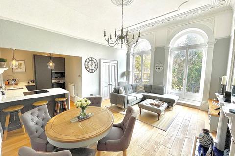 First Floor Flat, 17 Victoria Square, Bristol, BS8 4ES
