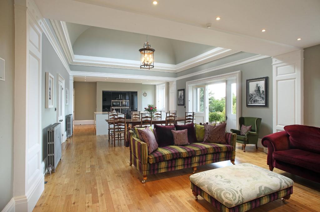 Kitchen Family Room