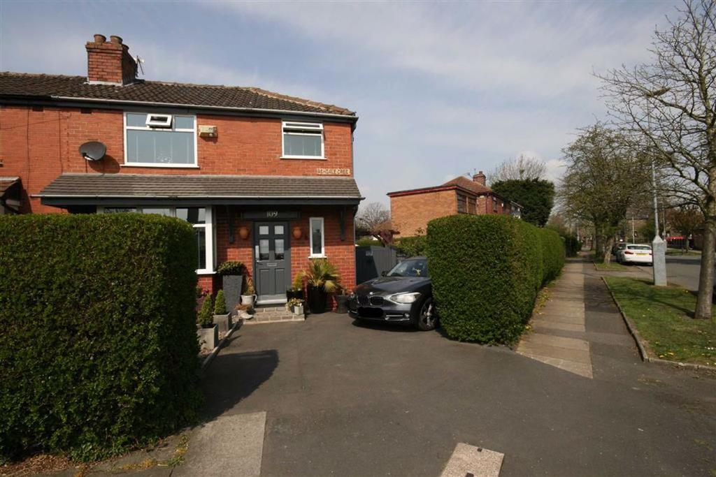 Ashdale Crescent, Droylsden 3 bed semidetached house for sale £189,950