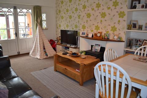 76 Castlefields, Leominster, HR6 8BJ