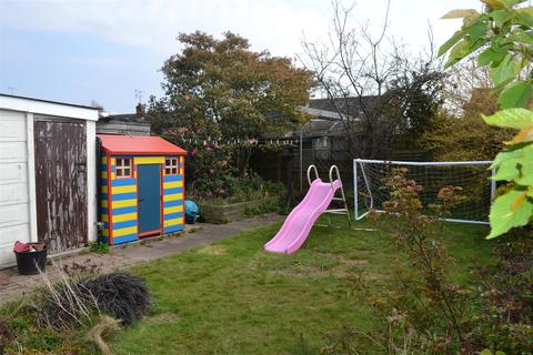 76 Castlefields, Leominster, HR6 8BJ