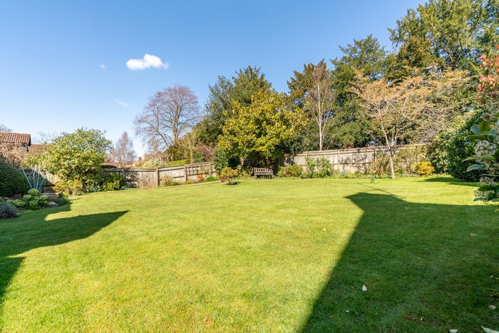 6 Moorend Glade rm-4.jpg