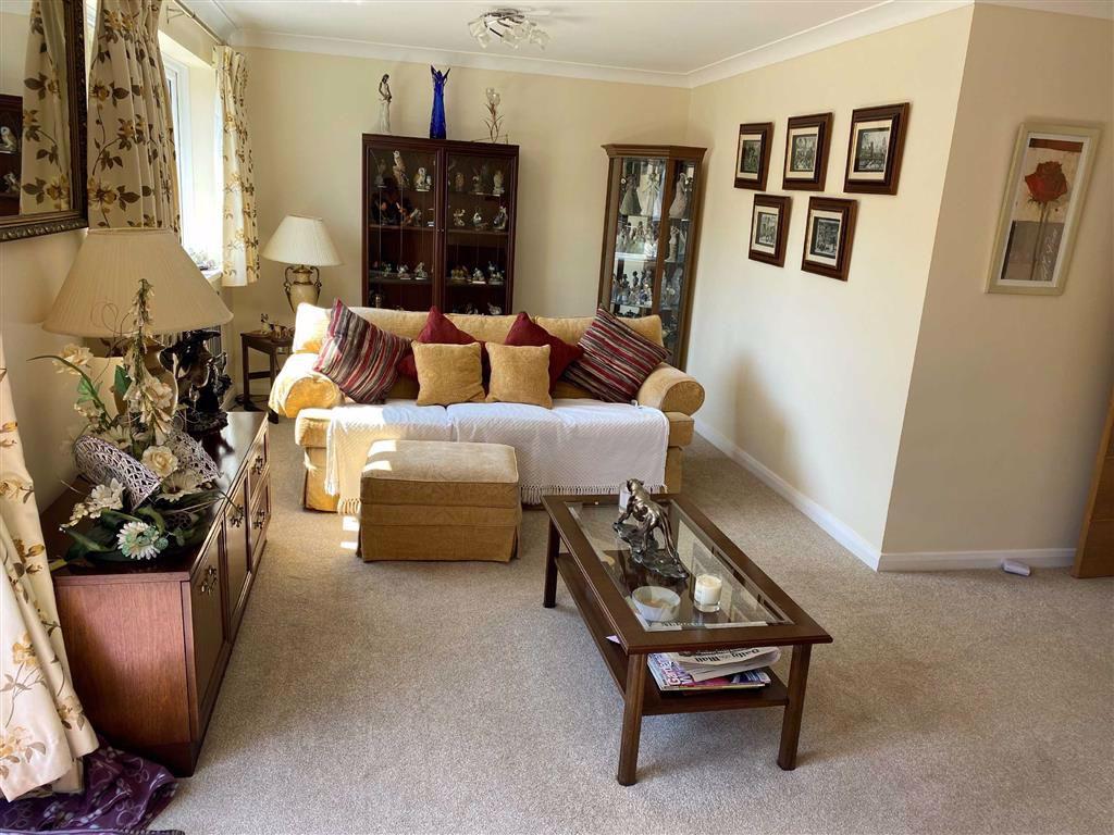 Rheidol Drive, Cwm Talwg, Barry 4 bed detached bungalow £479,950