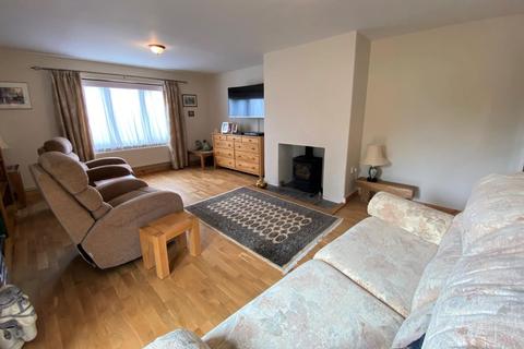 2 Corby Road, Swayfield, Grantham, NG33 4LQ