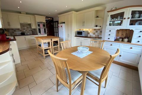 2 Corby Road, Swayfield, Grantham, NG33 4LQ