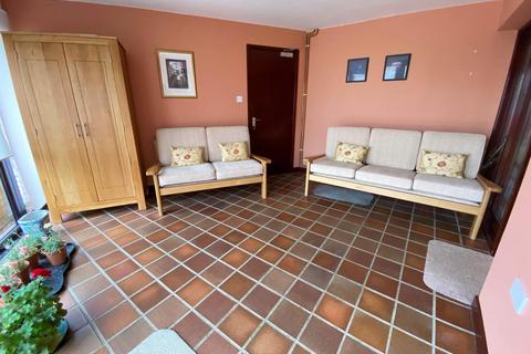 2 Corby Road, Swayfield, Grantham, NG33 4LQ