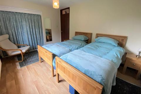 2 Corby Road, Swayfield, Grantham, NG33 4LQ