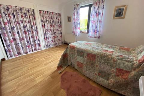 2 Corby Road, Swayfield, Grantham, NG33 4LQ