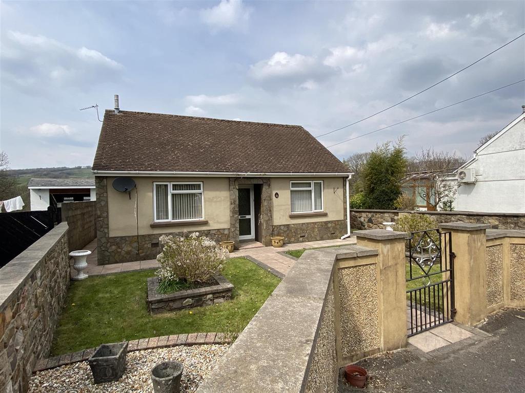Glynderi, Glanamman, Ammanford 2 bed detached bungalow £150,000