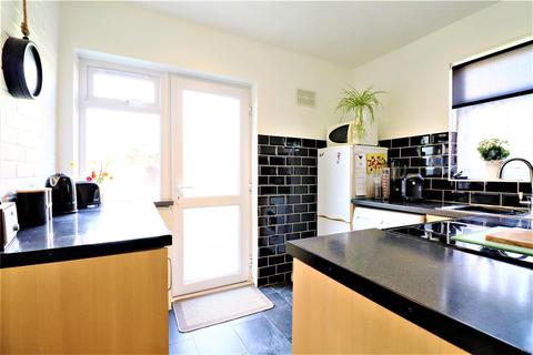 4 Lea Vale, Crayford, Dartford, DA1 4DL