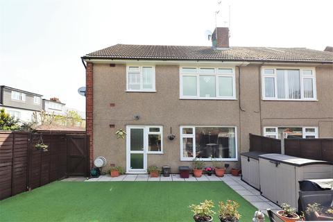 4 Lea Vale, Crayford, Dartford, DA1 4DL