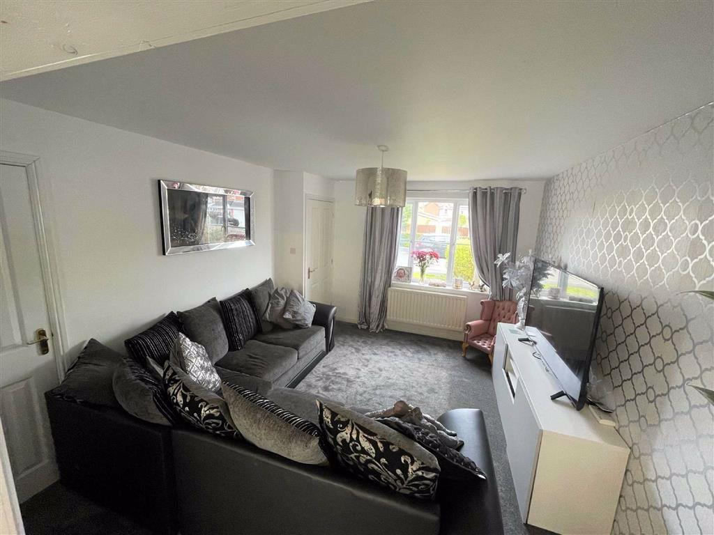 Telford Drive, St Helens, Merseyside 3 bed detached house £176,000