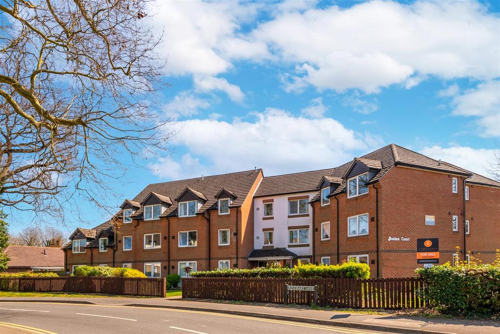 Horley, RH6 2 bed retirement property for sale £160,000