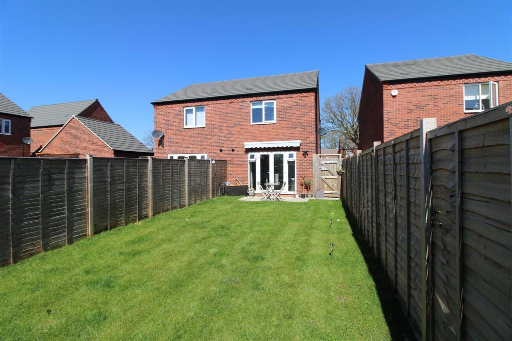 Dewberry Road, Tidbury Green, Solihull 2 bed semidetached house £289,950
