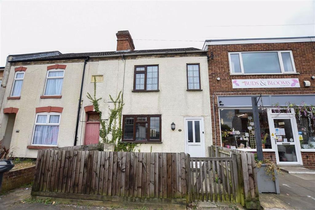 Wellingborough Road, Finedon 3 bed terraced house £795 pcm (£183 pw)