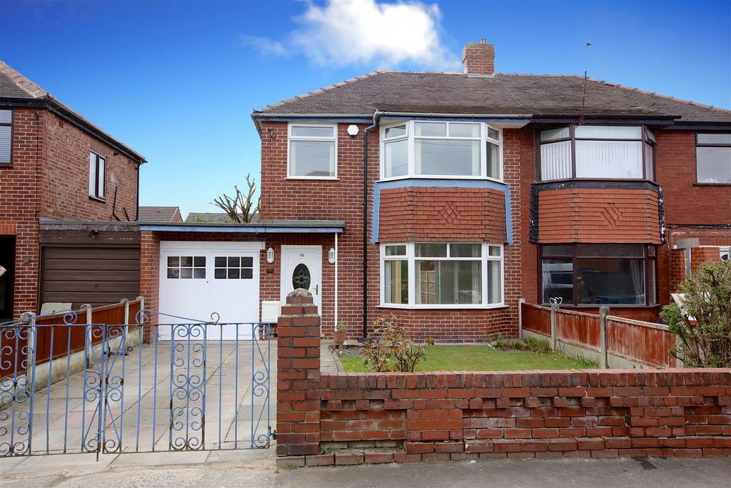 Nina Drive, Manchester 3 bed semidetached house £210,000