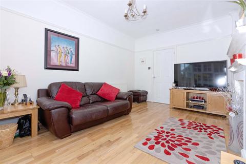 36 Boundary Road, Worthing, BN11 4LN