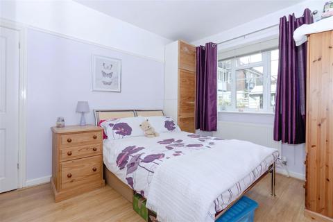 36 Boundary Road, Worthing, BN11 4LN