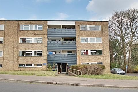23 Beech Drive, Berkhamsted, HP4 2HG