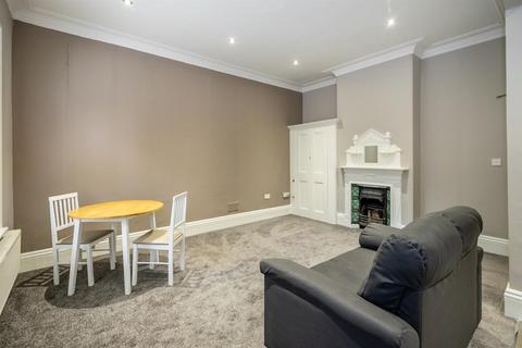 2 bedroom flat to rent - Markham Crescent ,York, YO31 8NS