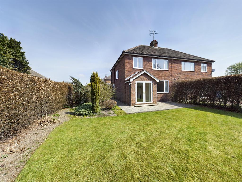 The Mount, Driffield 3 bed semidetached house £190,000
