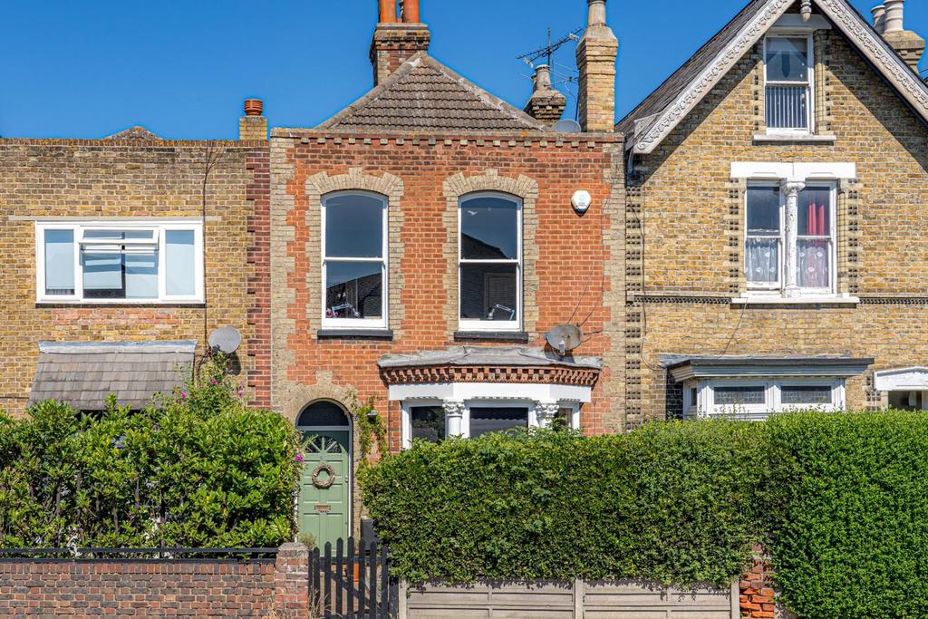 Canterbury Road, Whitstable 3 bed terraced house £525,000