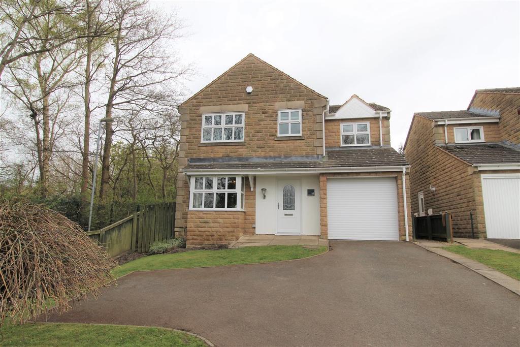 Longcroft, Almondbury, Huddersfield, HD5 8WX 4 bed detached house £