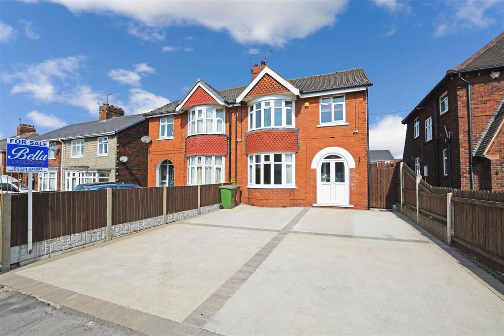 Cliff Gardens, Scunthorpe 3 bed semidetached house £155,000