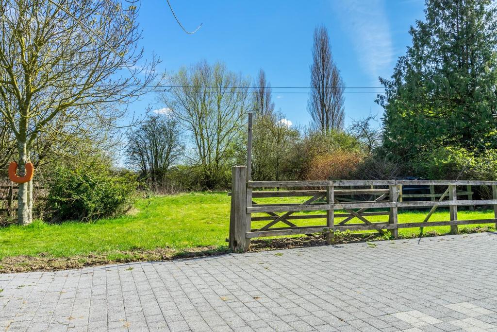 Drome Road, Copmanthorpe, York 5 bed detached house £875,000