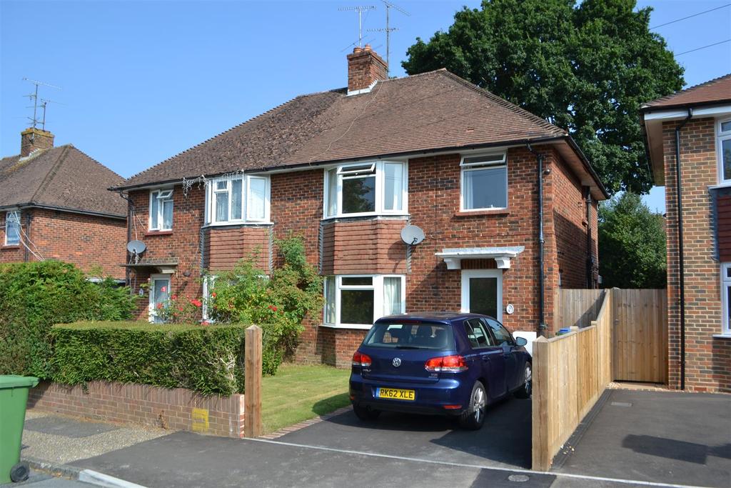 Macleod Road, Horsham 3 bed semidetached house £1,325 pcm (£306 pw)