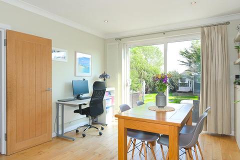 174 Seaforth Gardens, Epsom, KT19 0NW