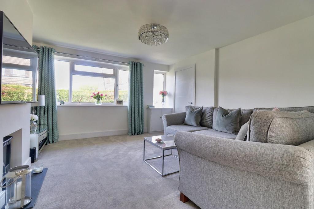 Victoria Grove, Horsforth 3 bed semidetached house £325,000
